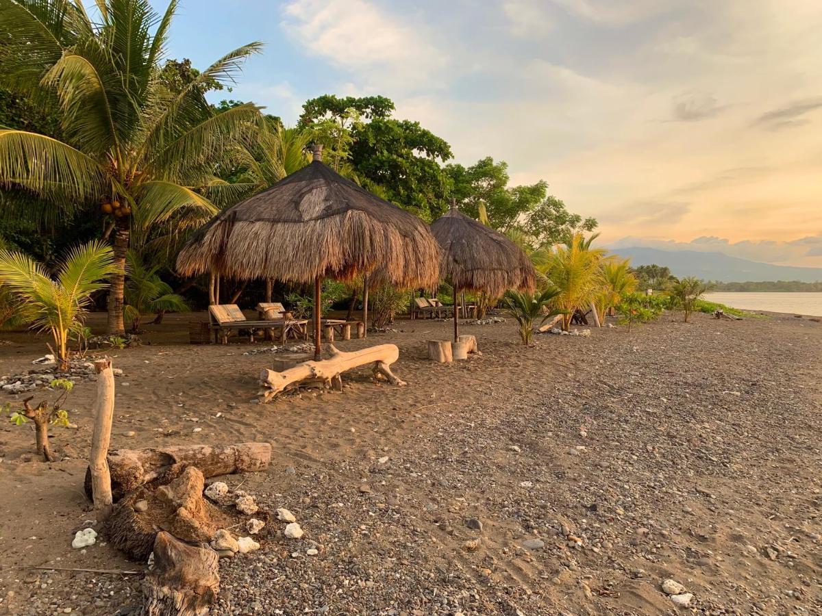 Budi Sun Resort Maumere Exterior foto