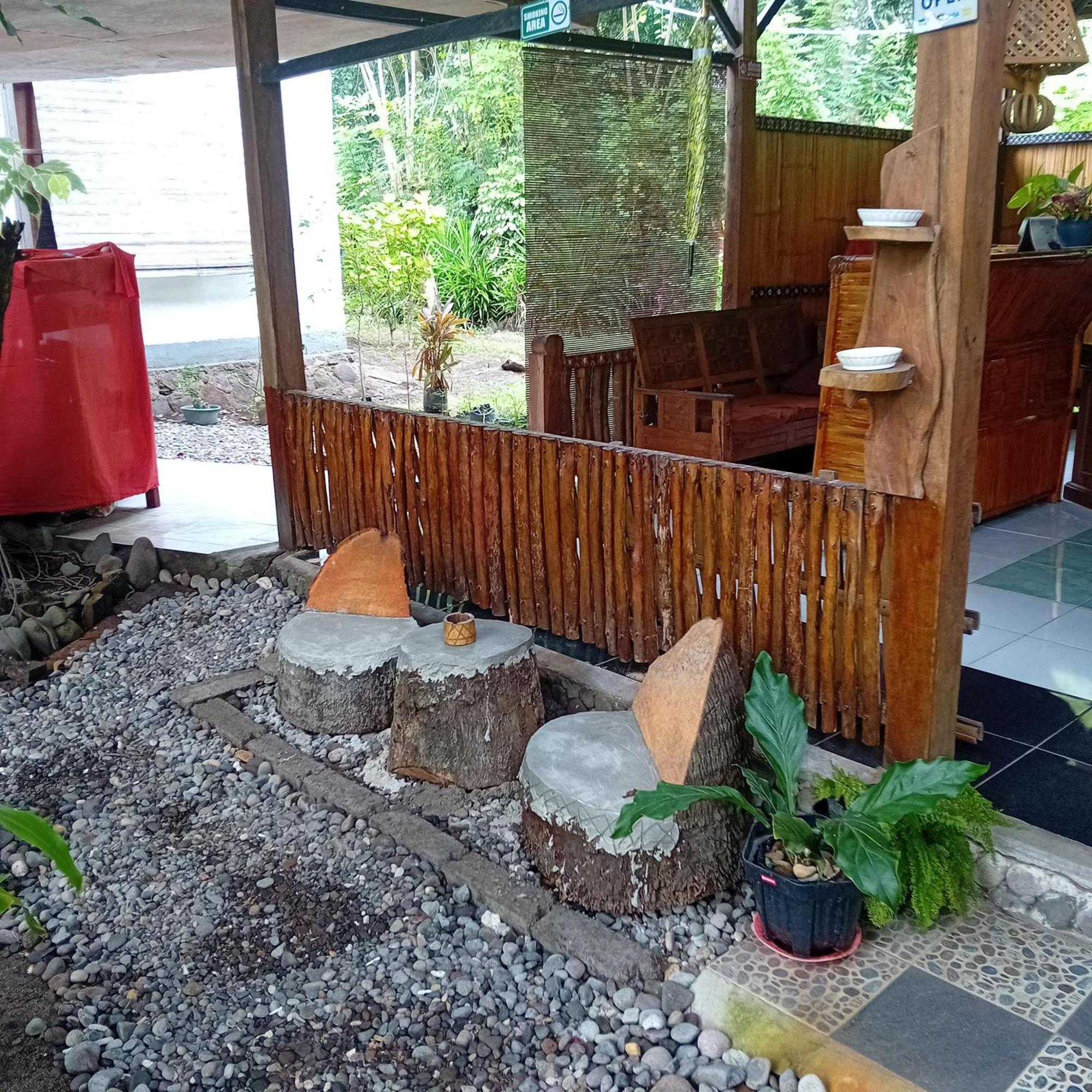 Budi Sun Resort Maumere Exterior foto